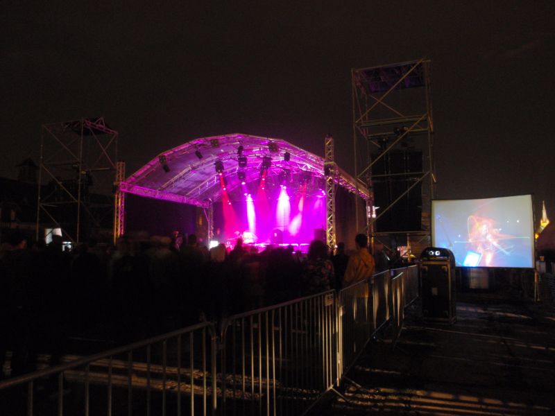 Scena festiwalowa z aluminiowym zadaszeniem